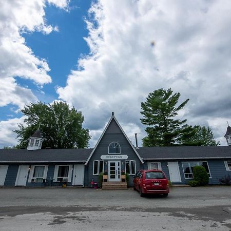 Motel Fleur De Lys Magog Zewnętrze zdjęcie