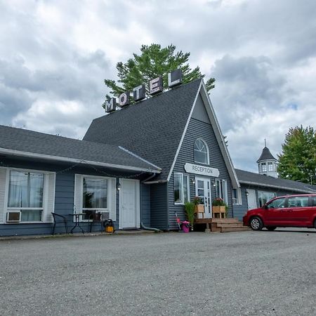 Motel Fleur De Lys Magog Zewnętrze zdjęcie