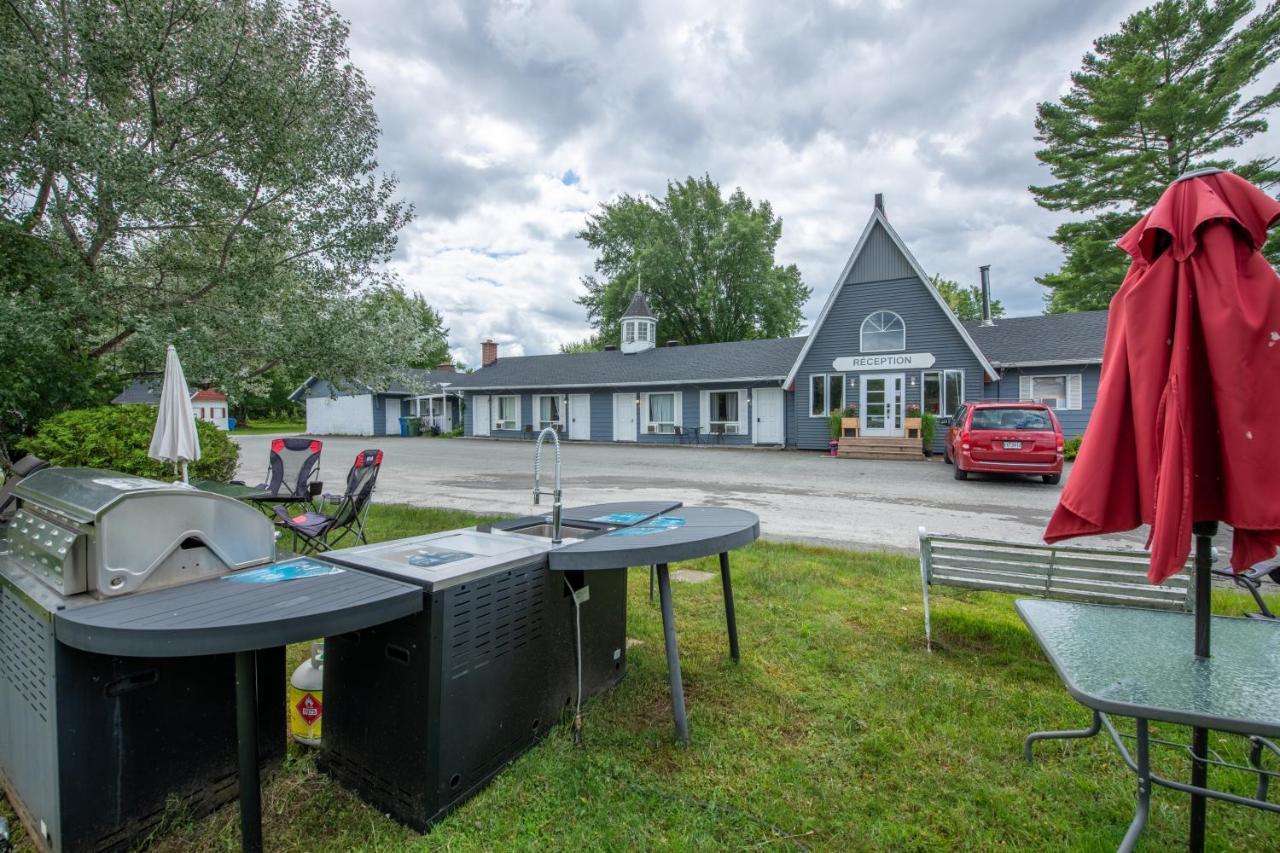 Motel Fleur De Lys Magog Zewnętrze zdjęcie