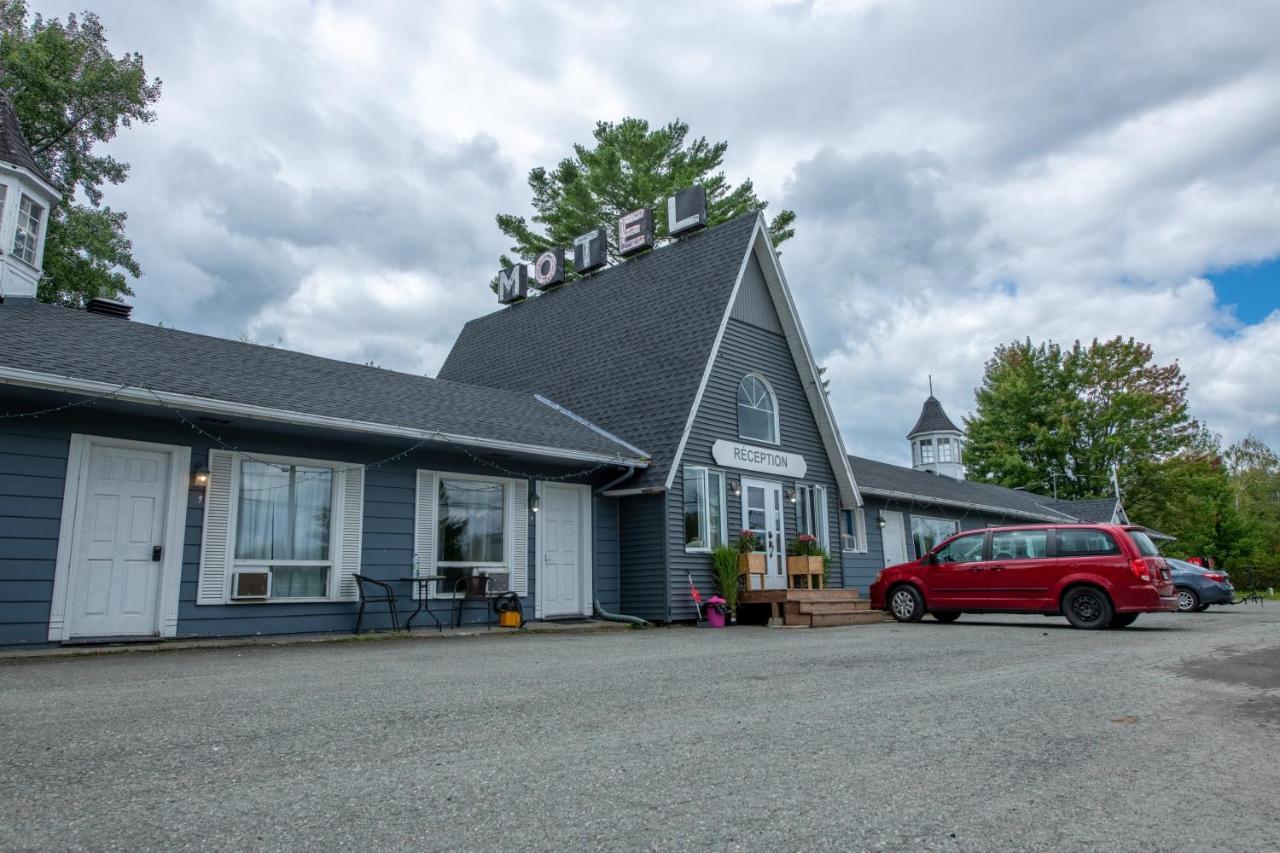 Motel Fleur De Lys Magog Zewnętrze zdjęcie
