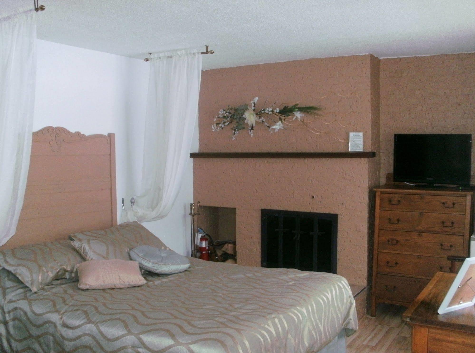 Motel Fleur De Lys Magog Zewnętrze zdjęcie
