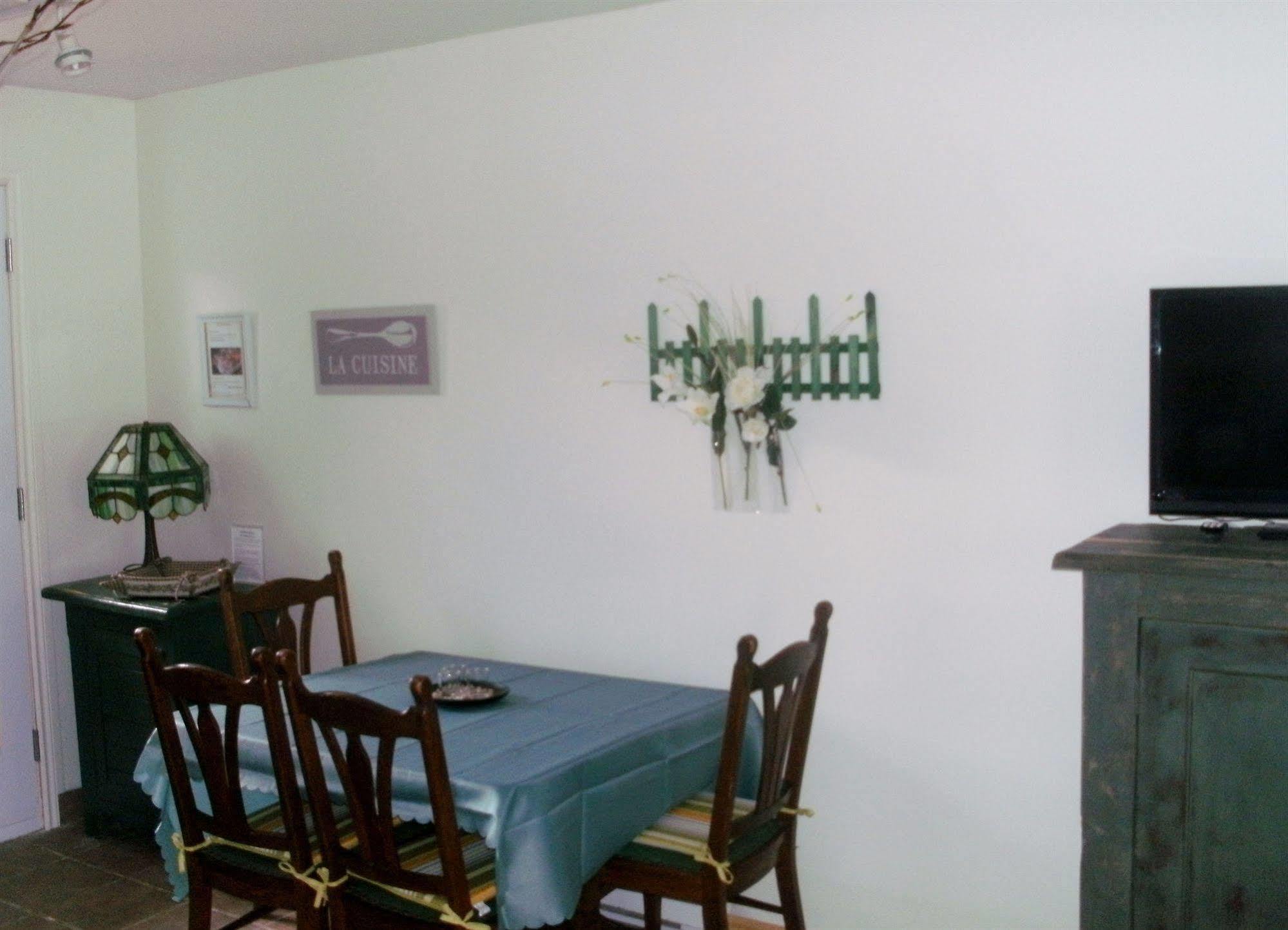 Motel Fleur De Lys Magog Zewnętrze zdjęcie